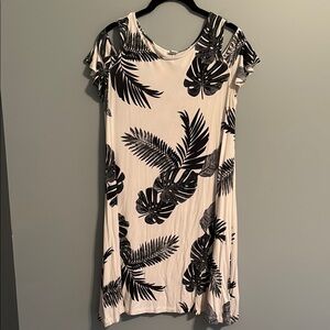 Old Navy Black and White Leaf Print Dress